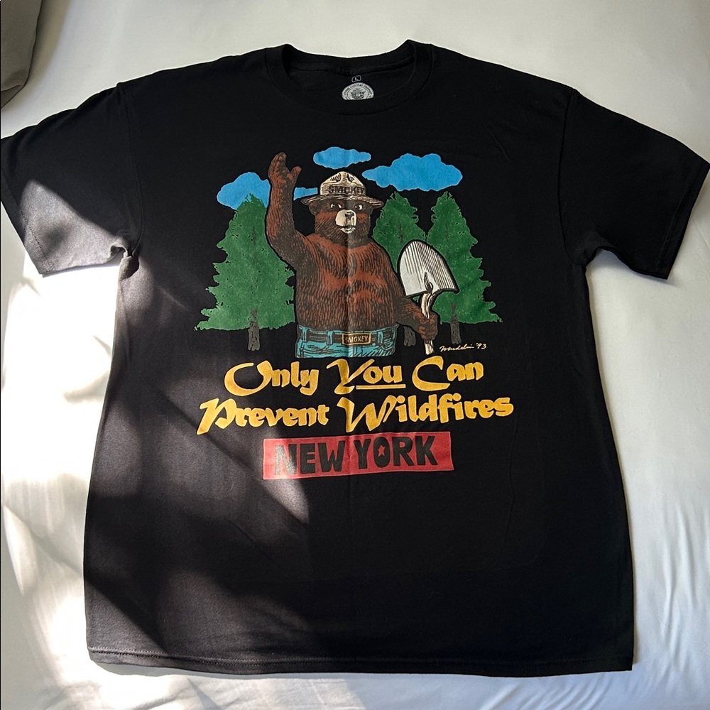 Black T-Shirt Smokey the Bear